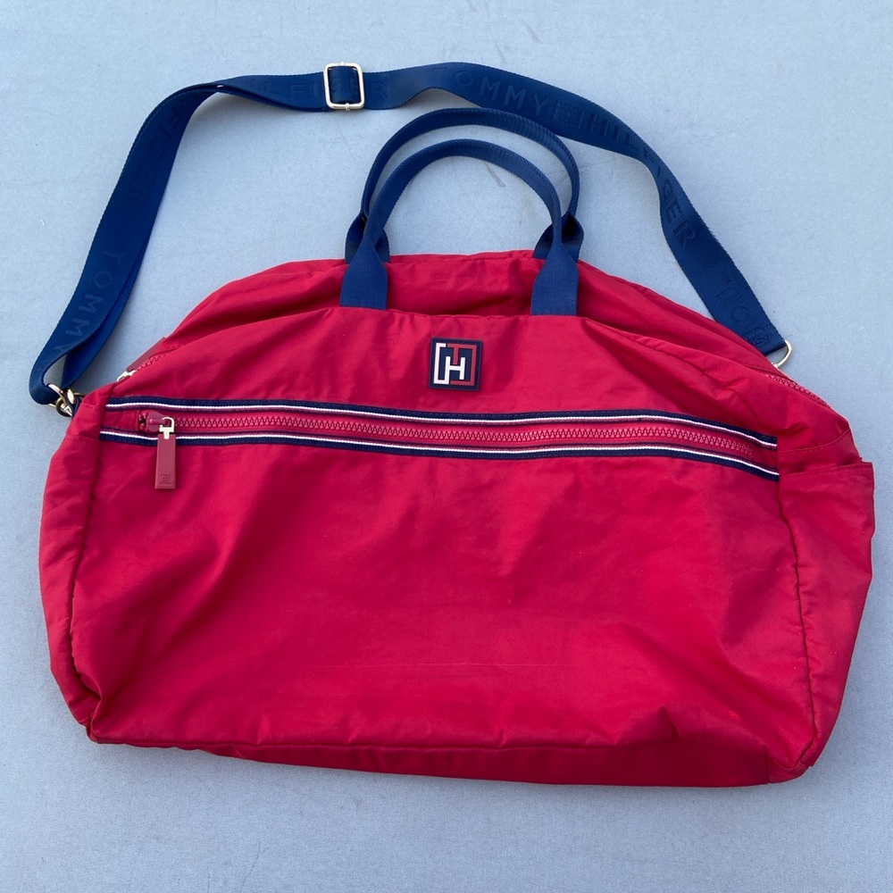 Tommy Hilfiger bag with multiple straps